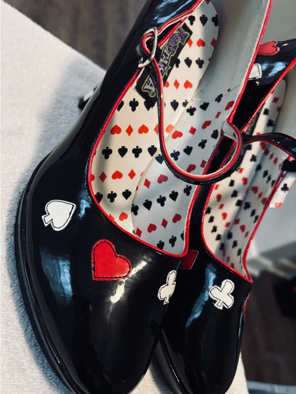 Almost Brand New Eye-Catching Heels By FUNTASTIC - Size 8.5 - Heel 4” -  Box 1B - Picture 4 of 8
